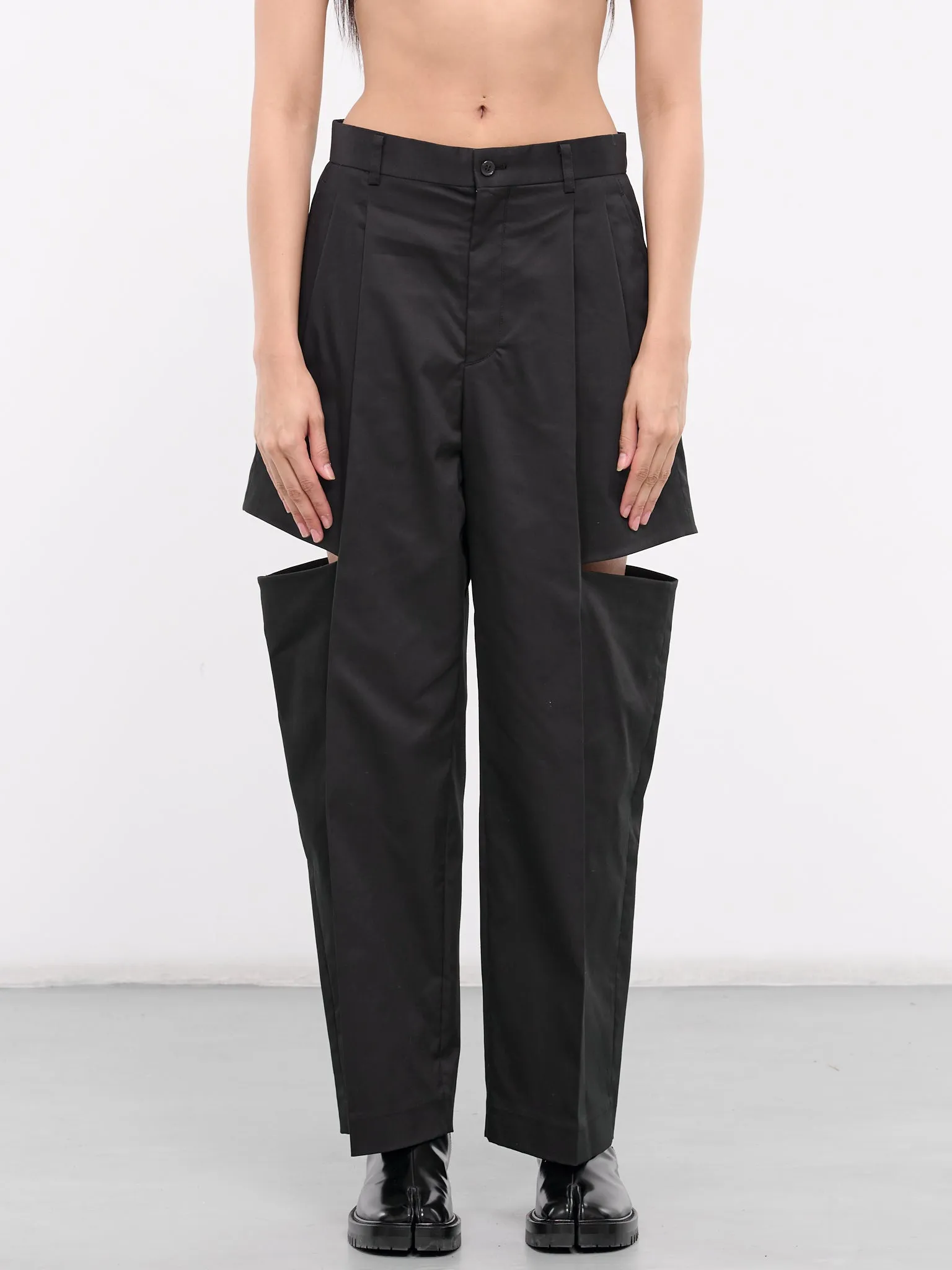 Cut-Out Trousers (3M-P006-051-BLACK)