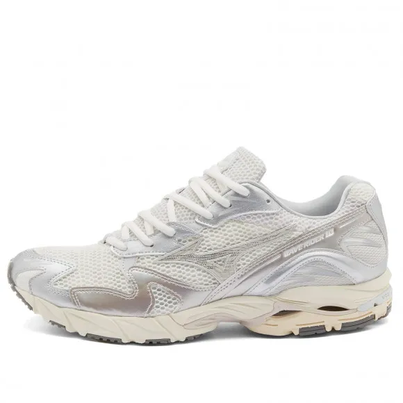 Mizuno Wave Rider 10 Sneakers in Snow White/White Sand/Nimbus Cloud