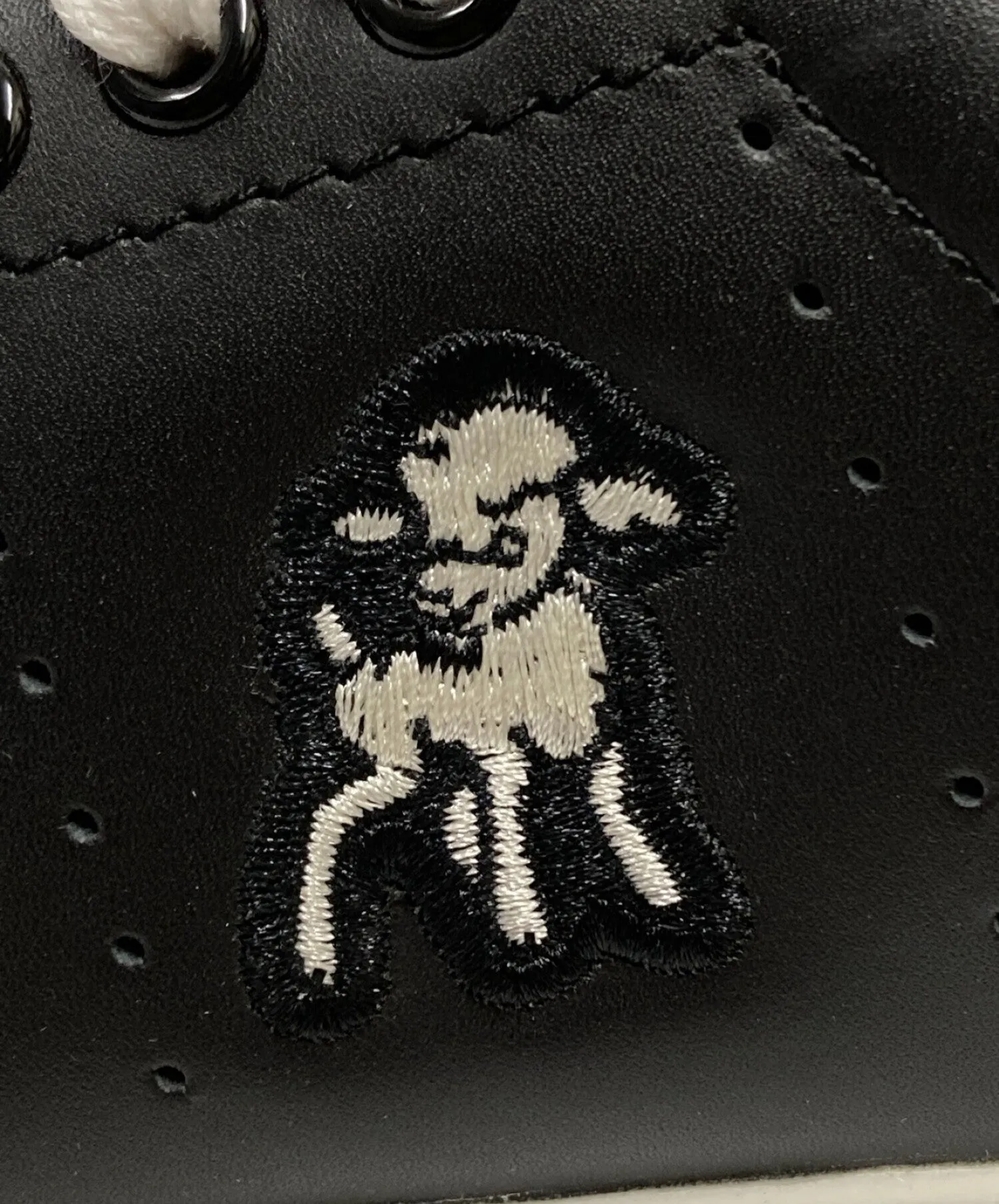 [Pre-owned] UNDERCOVER Sheep embroidered leather sneakers