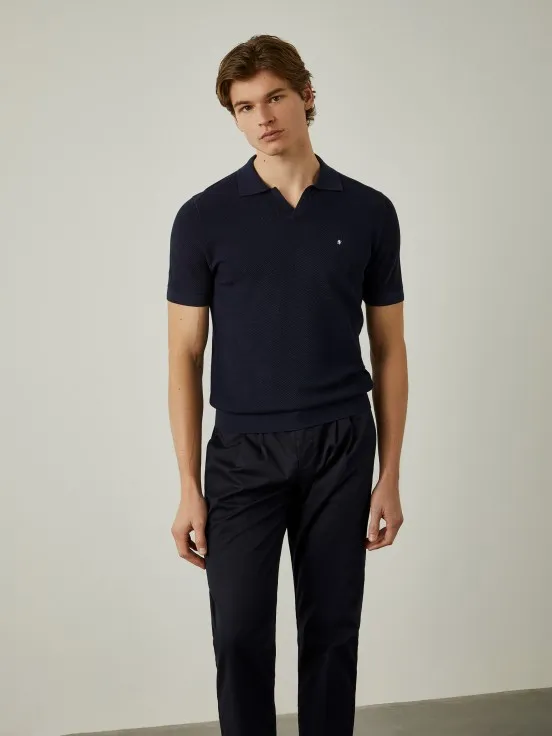 Short-sleeved polo in structured mesh