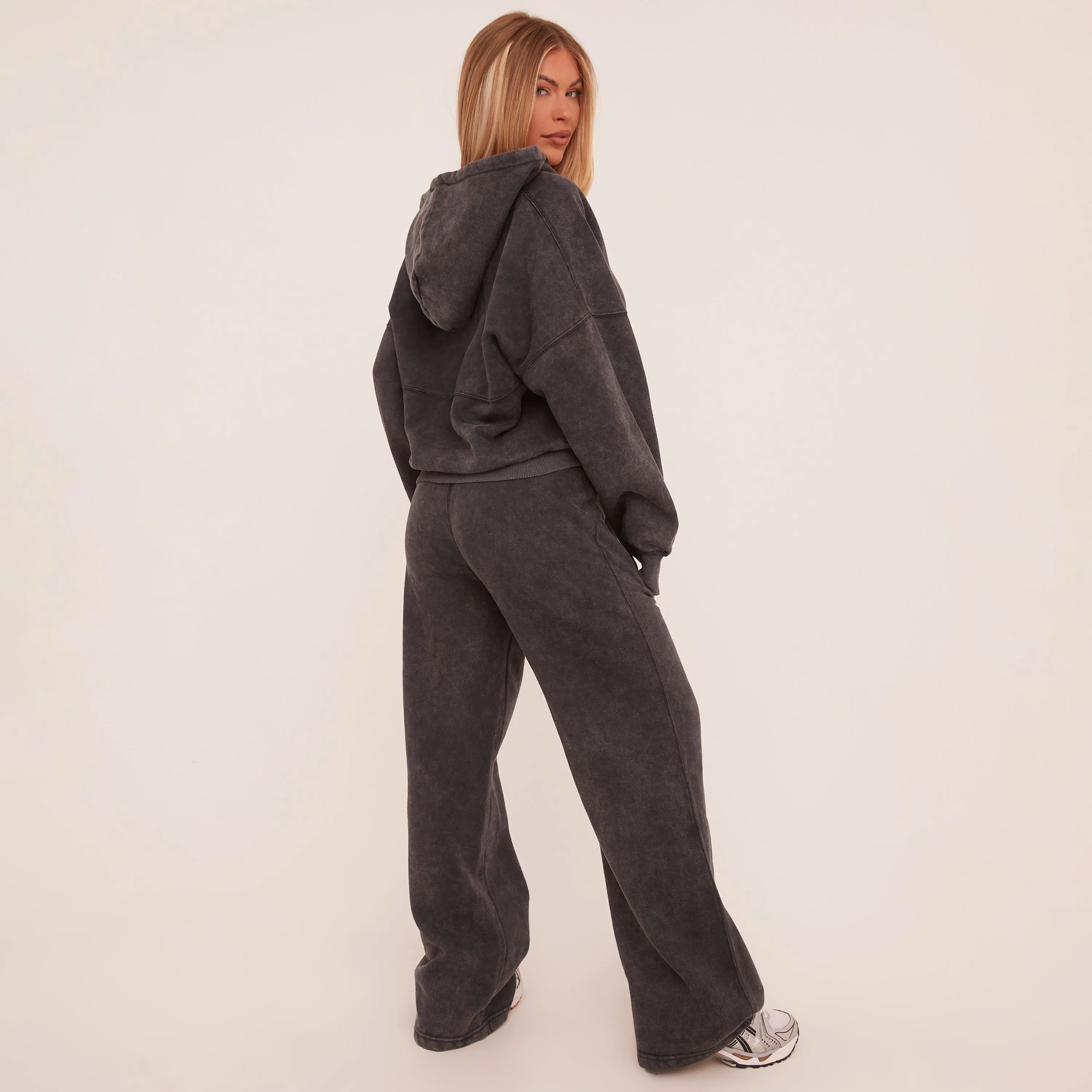 Tie Waist Straight Leg Slouchy Joggers In Washed Charcoal Grey