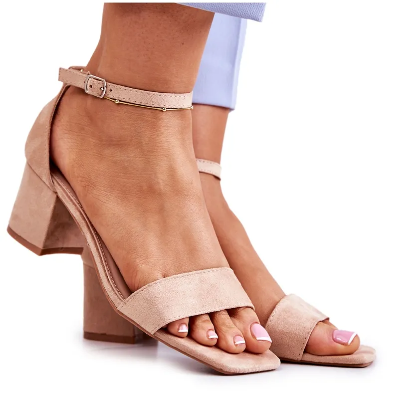 Vinceza Fashionable Suede Sandals On A Bar Beige Rovena